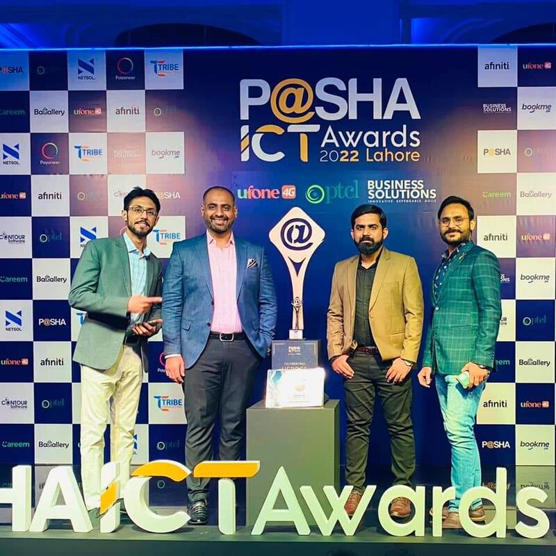Group photograph at the P@SHA ICT Awards 2022 in Lahore
